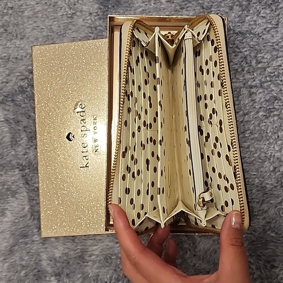 Kate Spade Wallet - Picture 3 of 3